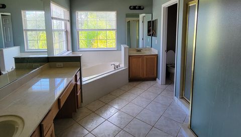 3145 Twisted Oak Loop