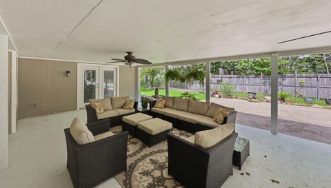 125 Lexington Dr