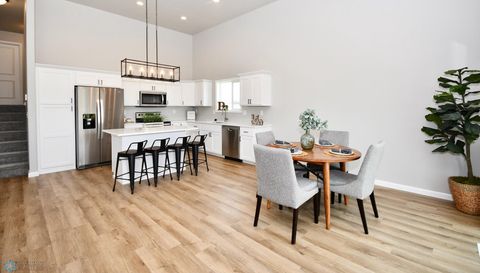 2387 Eagle Valley Drive S