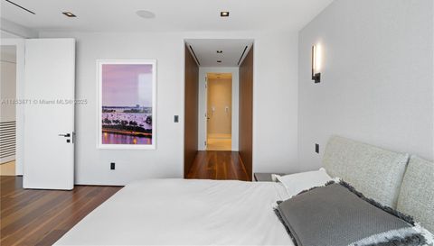 1300 Brickell Bay Dr