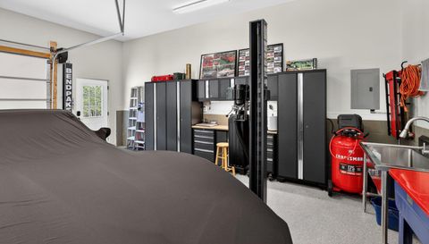 1625 River Bluffs Dr