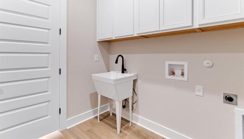 1255 Pecan Valley DR