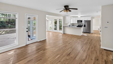 2240 Whispering Pines Ln