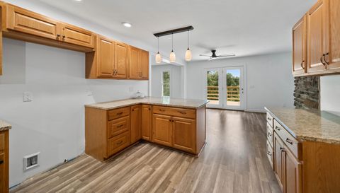 1218 Sweet Creek Rd