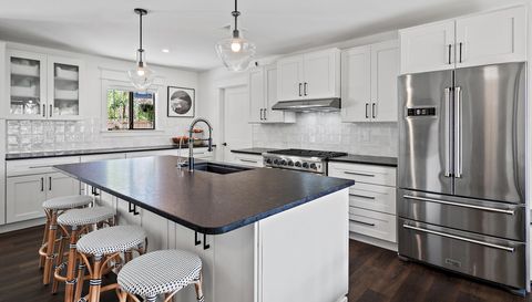 89 Country Club Dr W