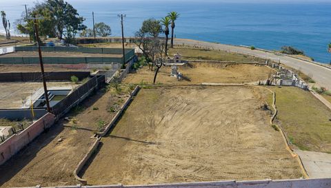 15221 Via De Las Olas