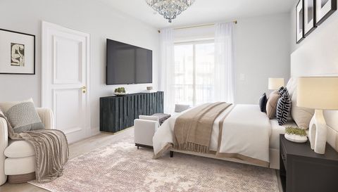 2923 N Southport Avenue