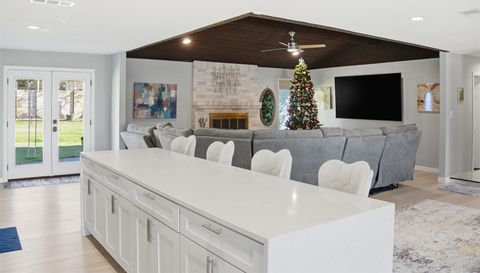 1609 Mesquite LN
