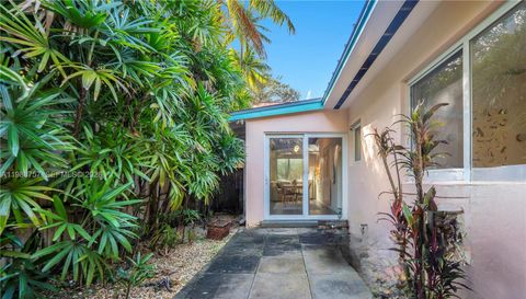 2496 - 2490 Abaco Avenue