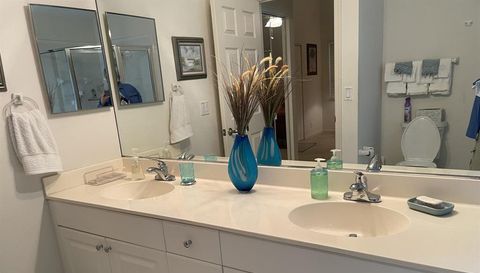 6037 Rossmoor Lakes Court