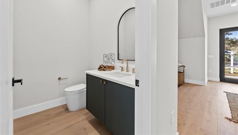 1326 W NEW HAMPSHIRE STREET