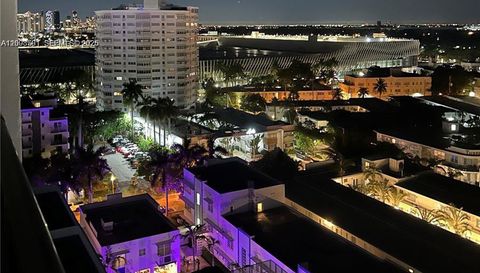 1800 Collins Ave