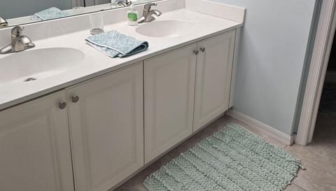 915 New Waterford Dr