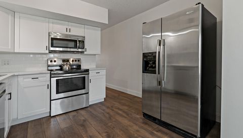 2257 World Pkwy Blvd W