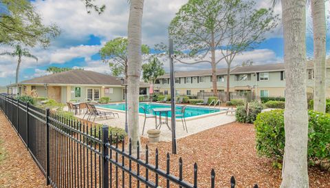 202 Red Maple Pl