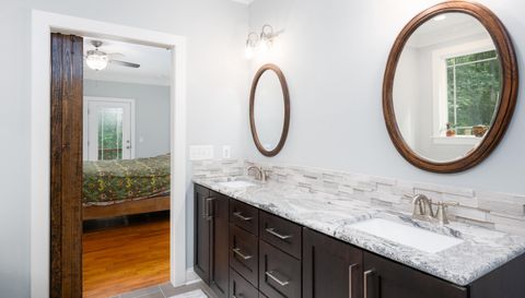 698 Maple Springs Ln