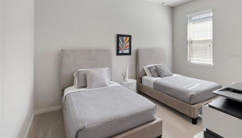 8897 Hinsdale Heights