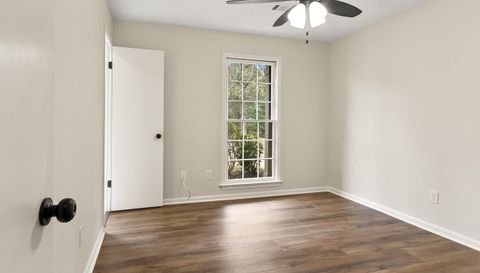 1148 Independence Dr