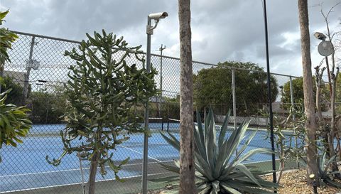 805 W Oakland Park Blvd
