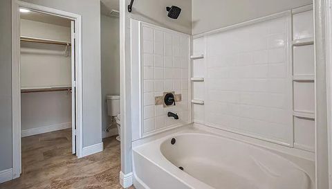 5322 Cinnamon Lake Dr