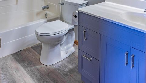 1122 Crystal Place W