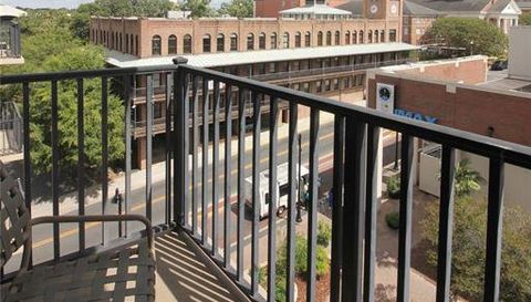 215 W COLLEGE AVENUE