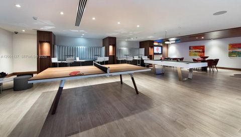 300 Sunny Isles Blvd