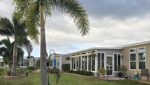 3925 Manatee Club Dr