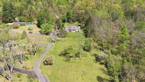 29 Small Mountain Dr