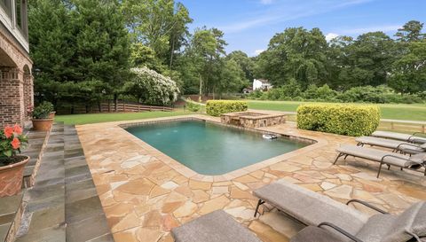 570 Creekwood Dr