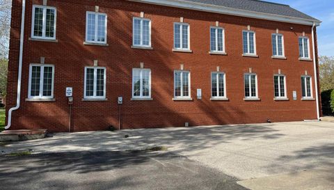 1028 W South Grand Avenue