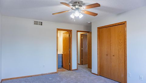 1122 Crystal Place W