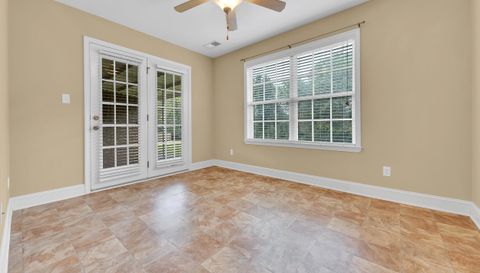 2732 Waters Place Dr