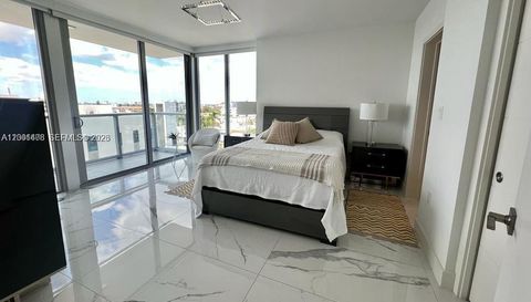 9521 E Bay Harbor Dr