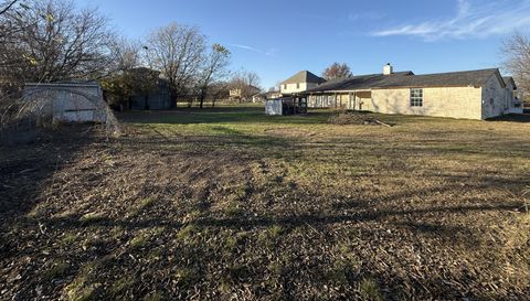 4908 S Clear Creek Rd