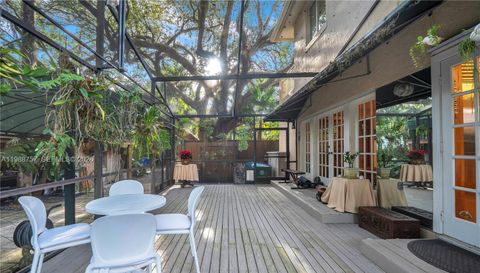 2496 - 2490 Abaco Avenue