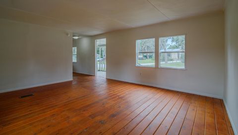 2778 N Rutgers Terrace