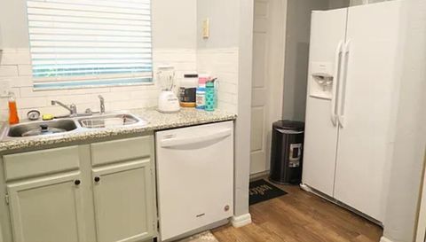 Unit 308 4415 SW 34th St