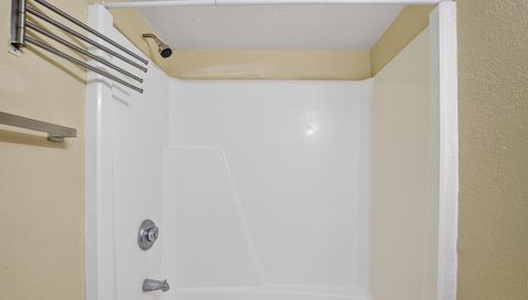 202 Red Maple Pl