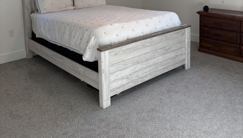 324 Leah Miller Dr NW