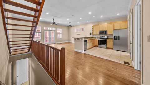 6234 Thomas Dr
