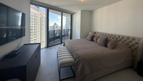 1000 Brickell Plz