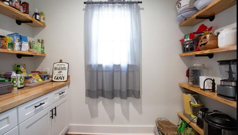 3395 Mariana Oaks Dr