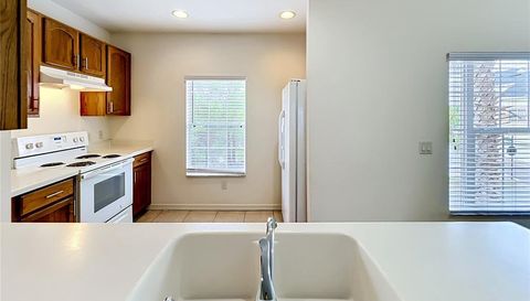 439 OLD FARM LN