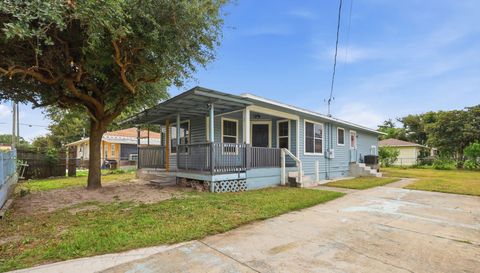 38407 Lowell Harris Wy