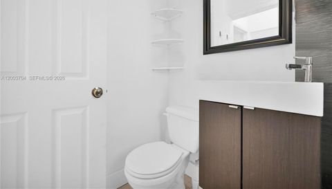 1195 Marseille Dr