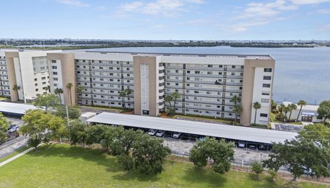 300 S Sykes Creek Pkwy
