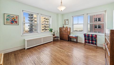 5555 N Sheridan Road