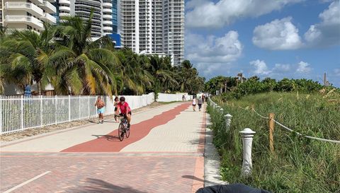 6039 Collins Ave