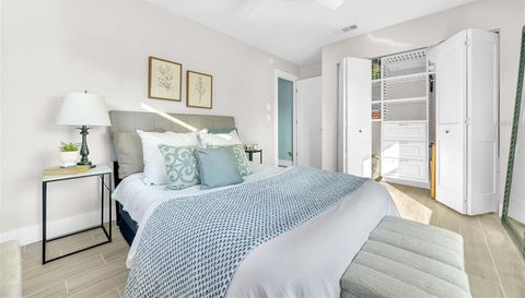 1015 SPINDLE PALM WAY